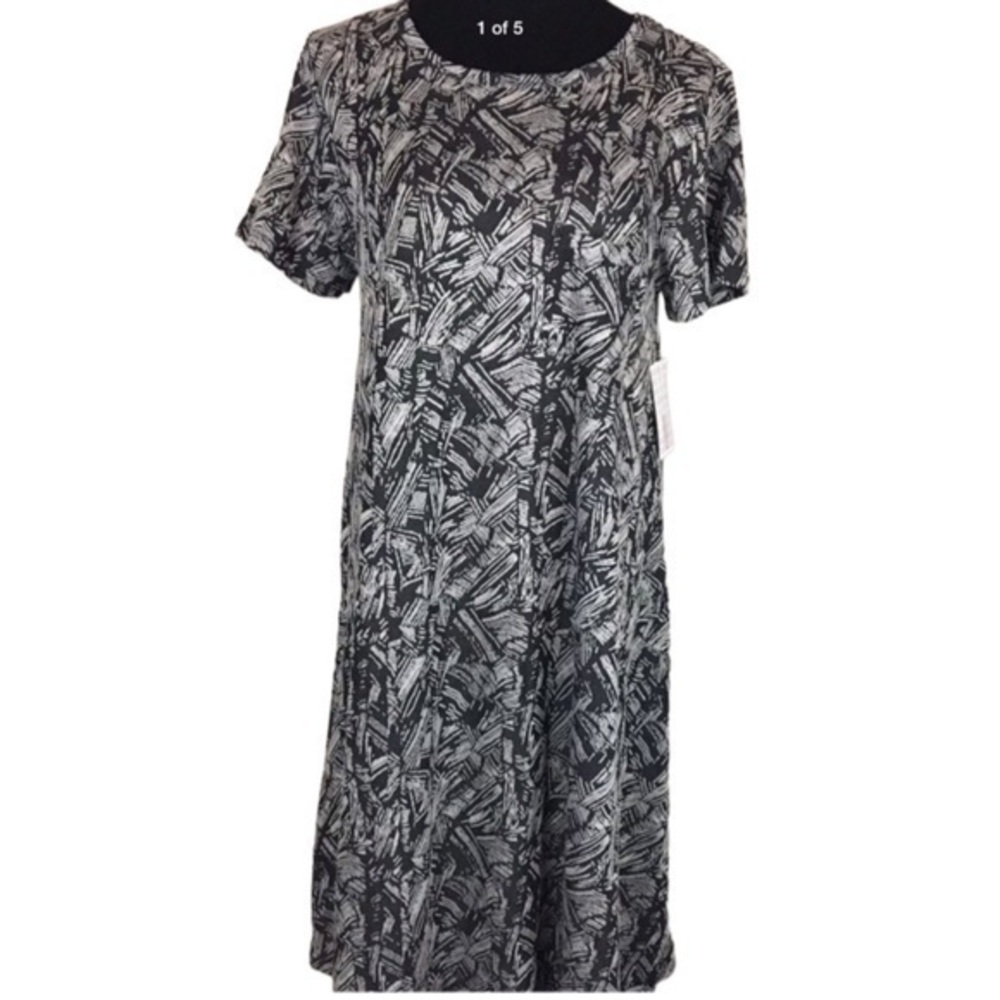 Women's Lularoe Black White Carly Hi-Low Dress Size Medium EUC #7791